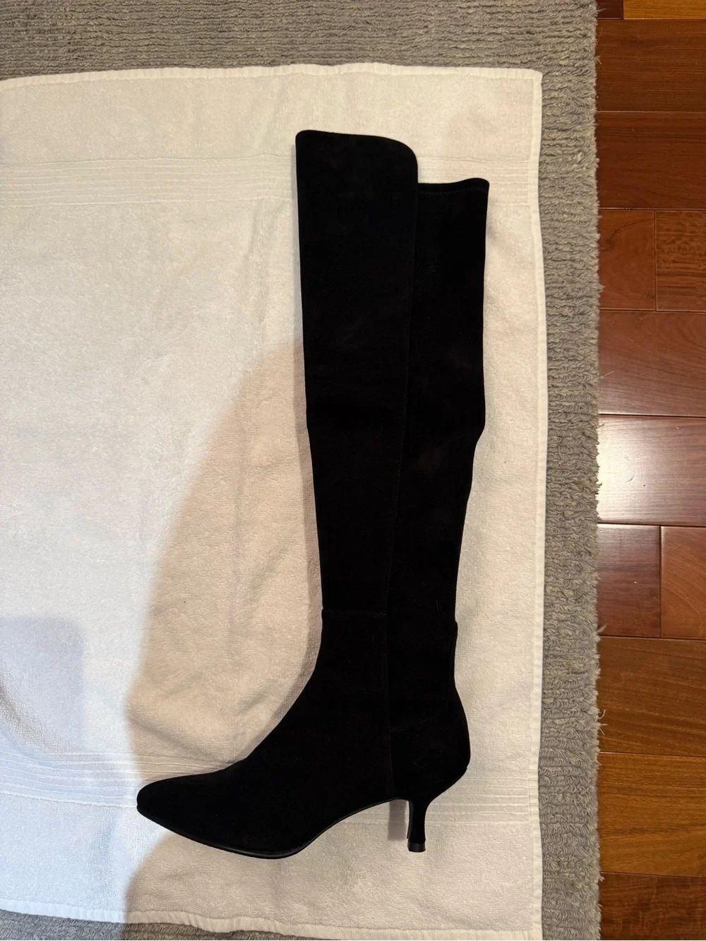 New Without Box Stuart Weitzman Black Suede Over-the-Knee Pointed Toe Boots